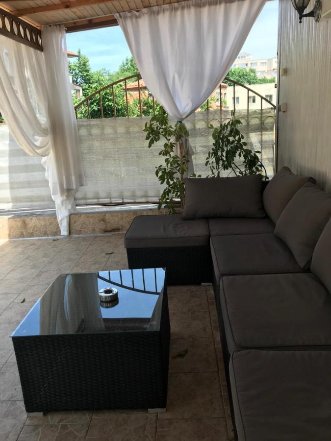 White Rose Guest Rooms Burgas Exterior photo