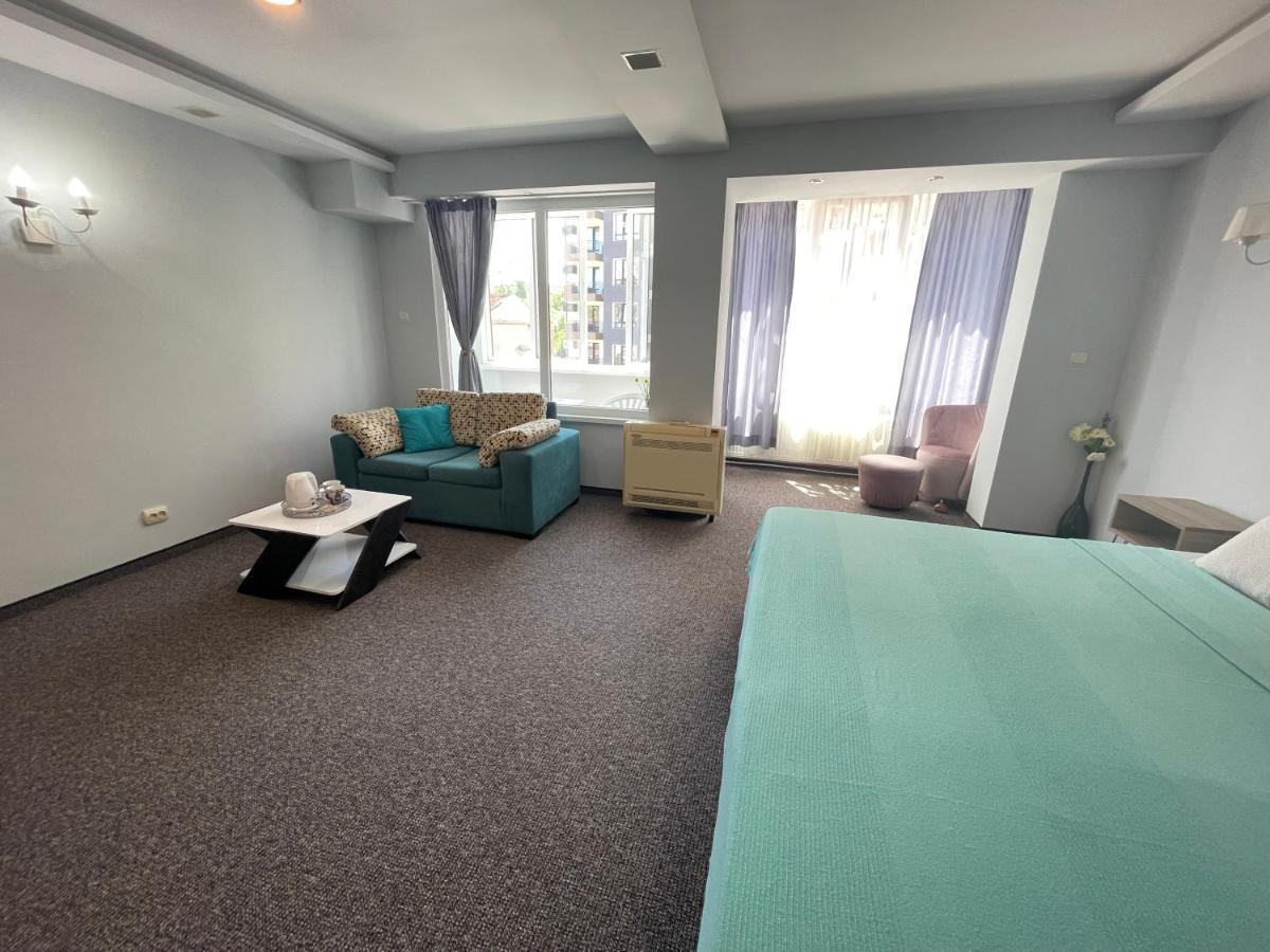 White Rose Guest Rooms Burgas Exterior photo