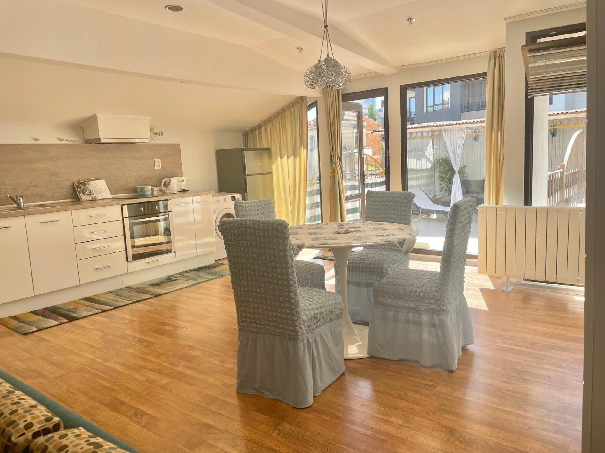 White Rose Guest Rooms Burgas Exterior photo