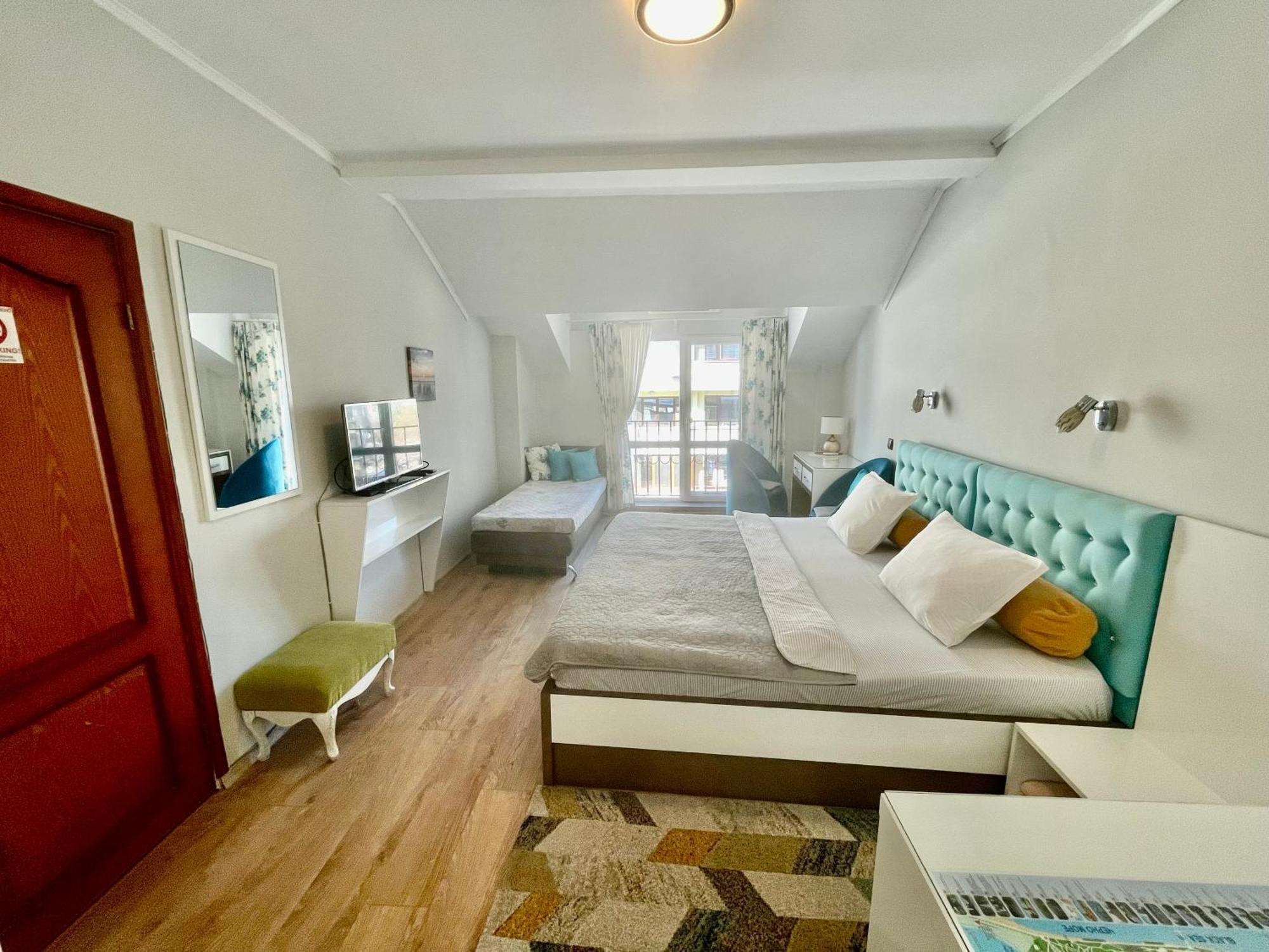 White Rose Guest Rooms Burgas Exterior photo