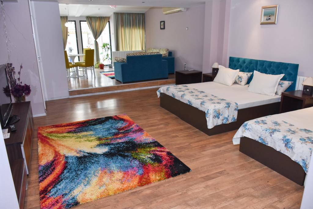White Rose Guest Rooms Burgas Exterior photo
